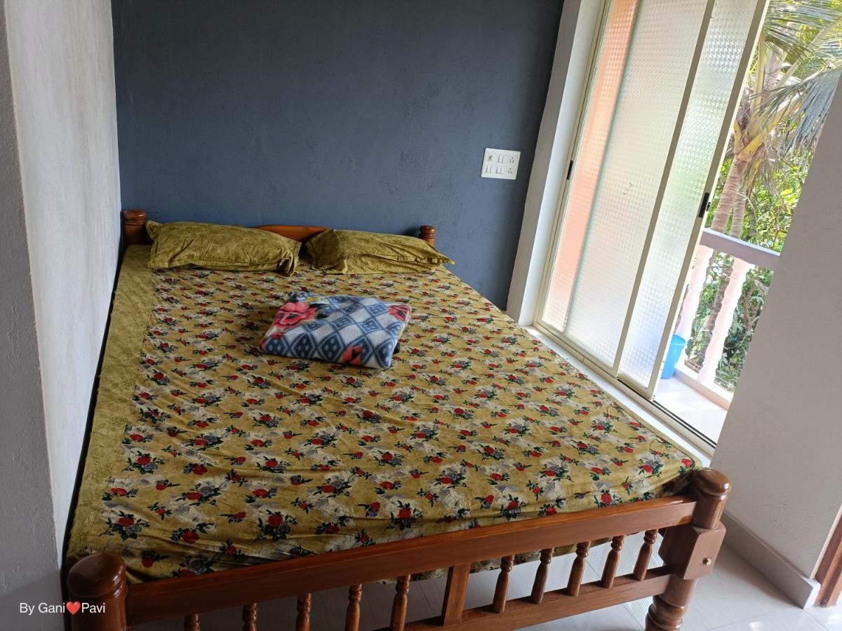 Golden Wings Cafe Hotel Gokarna  Exterior photo
